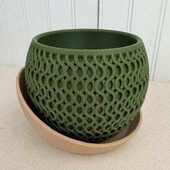 The Echo Planter, Indoor Flower Pot, Tabletop Planter, Wavy Geometric Design - Picture 3 of 12
